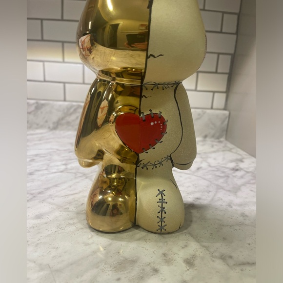 ‘Supreme’ Hand Painted Love and Future Ceramic Teddy Bear Bank - Picture 4 of 14